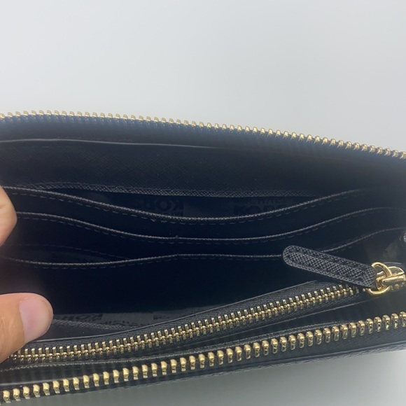 Michael Kors - Pebbled Black Leather Large Zip Around Wallet With Gold Accents - Picture 10 of 12